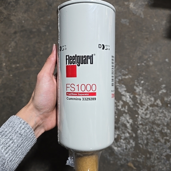 Fleetguard FS1000 Premium Fuel/Water Separator Spin-On Filter Brand New - Picture 2 of 8
